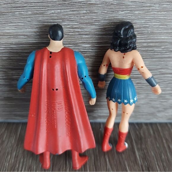 DC Comics Bendable Poseable Wonder Woman Superman Figure 3" - Picture 2 of 5